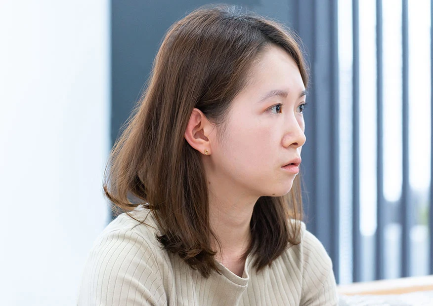 SOMPOひまわり生命保険株式会社 人財開発部 人事グループ 副長 望月亜季子 氏 経営企画部 主任 東里香 氏のインタビュー風景