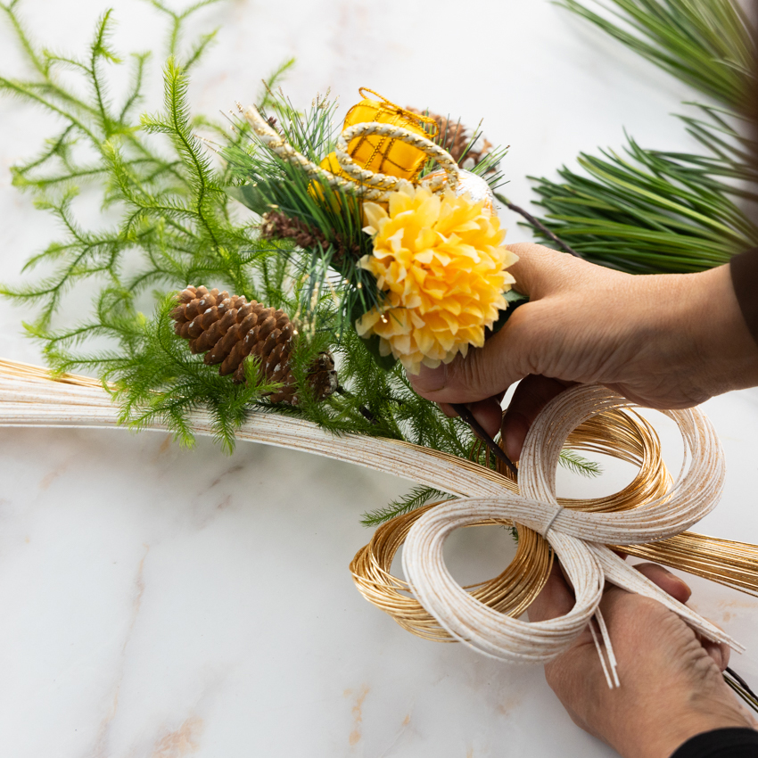 第61回　この新年は、北欧風のスワッグで／北欧フラワーデザイン協会・ヘンティネン・クミさんの【フィンランド花通信】