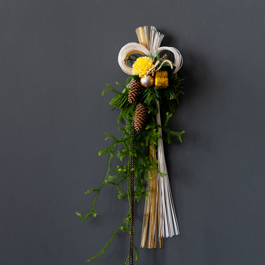 第61回　この新年は、北欧風のスワッグで／北欧フラワーデザイン協会・ヘンティネン・クミさんの【フィンランド花通信】