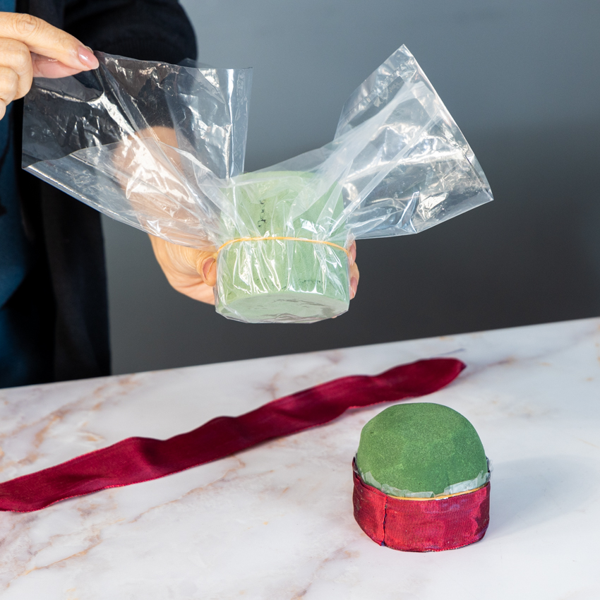 第62回 チョコ×花でバレンタインサプライズ/北欧フラワーデザイン協会・ヘンティネン・クミさんの【フィンランド花通信】