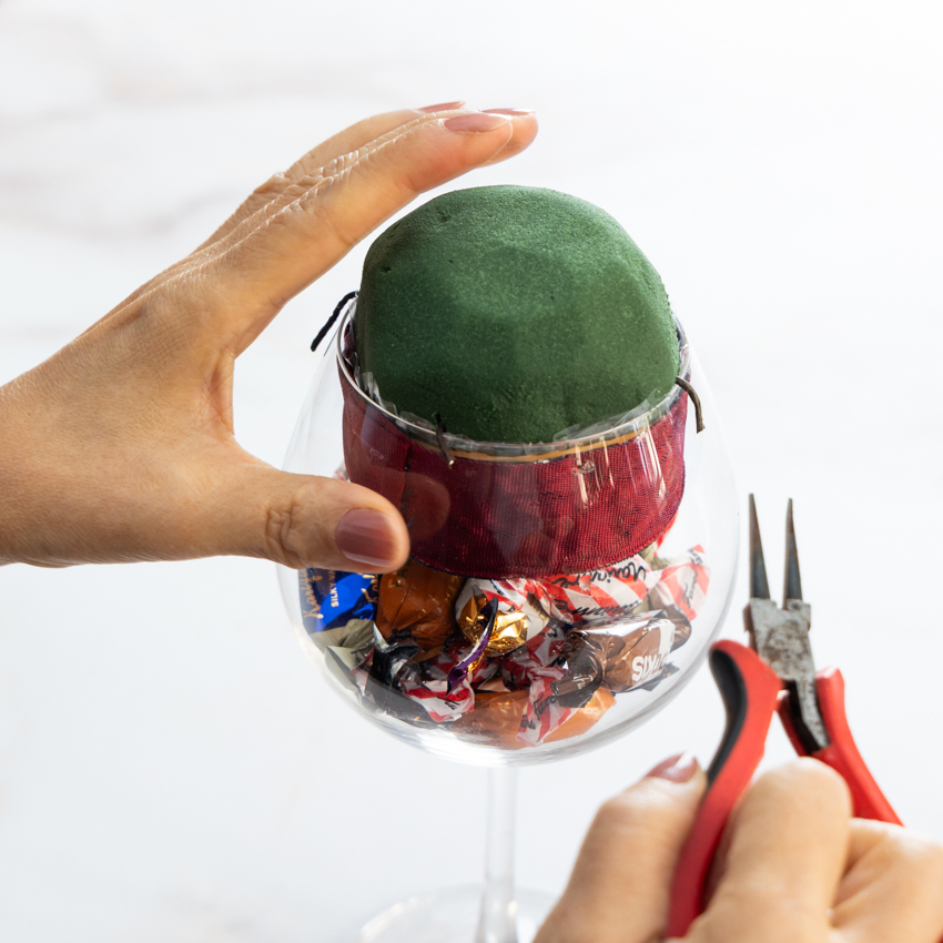 第62回 チョコ×花でバレンタインサプライズ/北欧フラワーデザイン協会・ヘンティネン・クミさんの【フィンランド花通信】