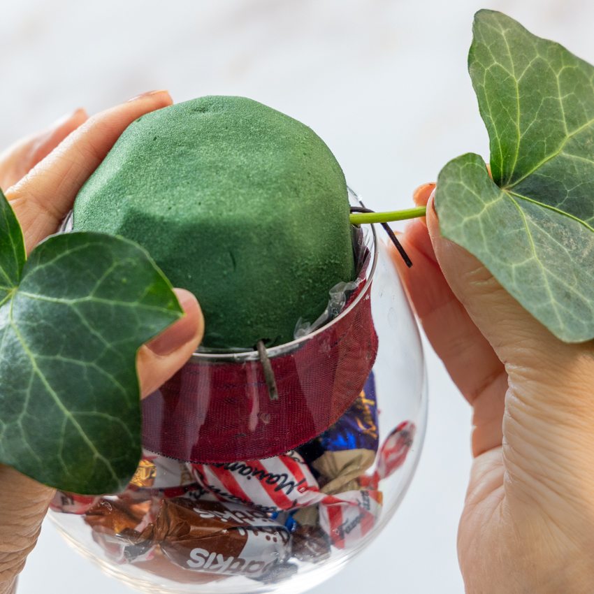 第62回 チョコ×花でバレンタインサプライズ/北欧フラワーデザイン協会・ヘンティネン・クミさんの【フィンランド花通信】