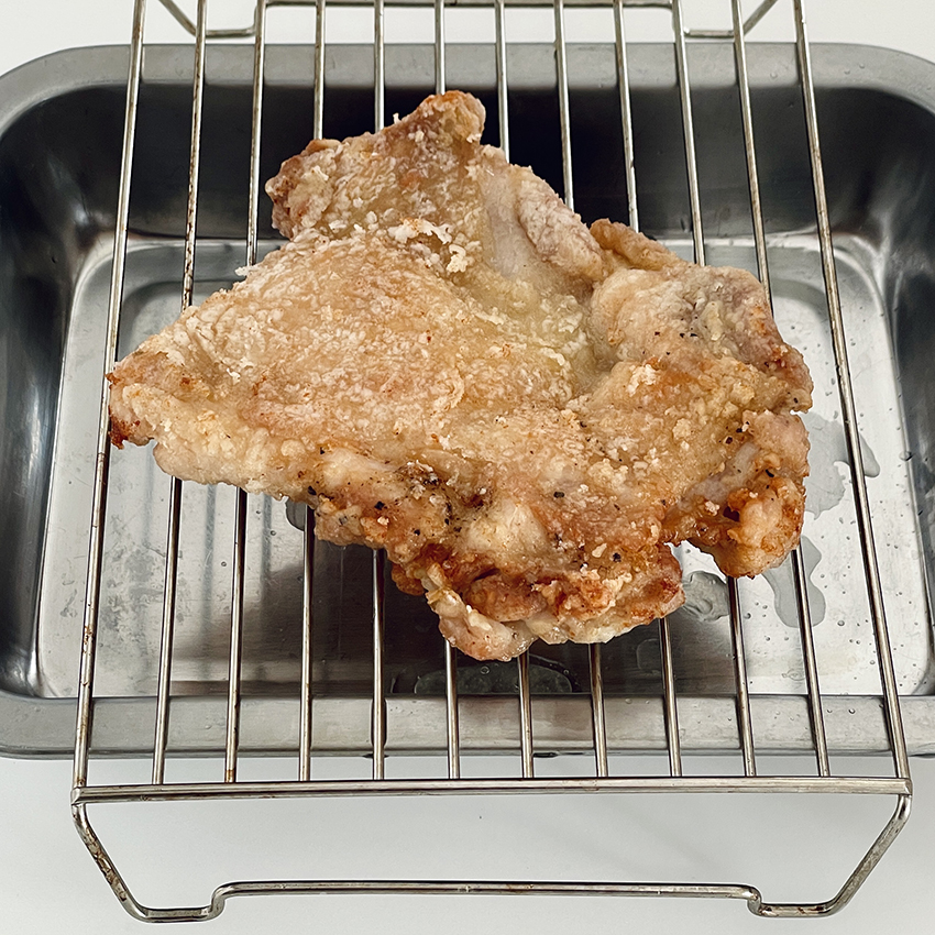 第62回　オリーブだれのイタリアン油淋鶏／菓子研究家・福田里香さん の【台所はいつもセレンディピティ】