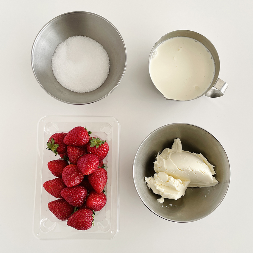 第64回　いちごのキャラメルアイスクリーム／菓子研究家・福田里香さん の【台所はいつもセレンディピティ】