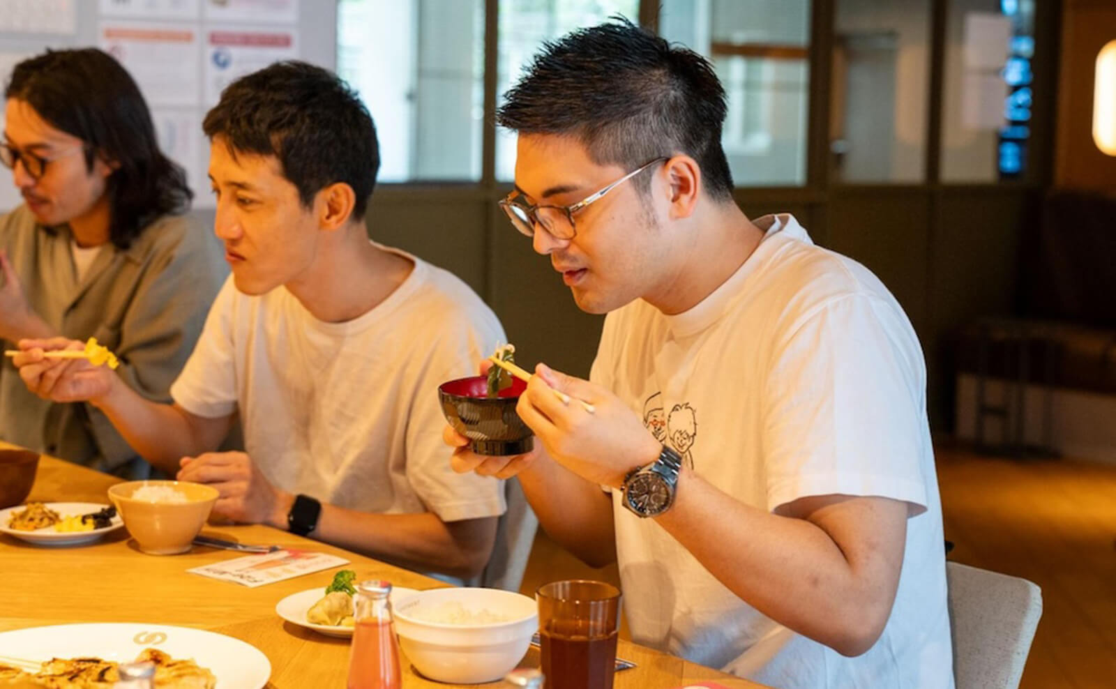 【お昼ごはんタイム】食物センイたっぷりなお昼ご飯をみんなでいただきます